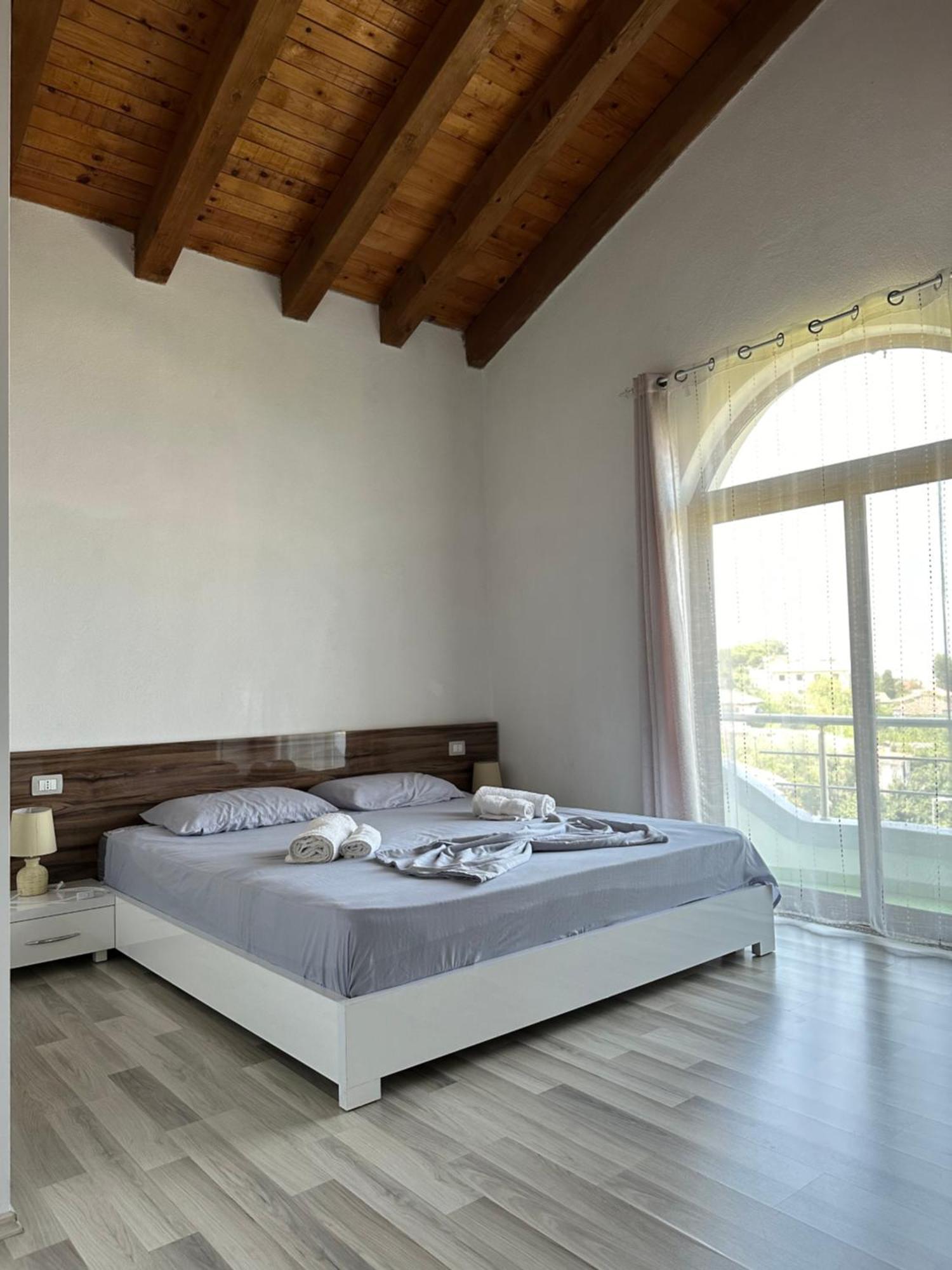 Casadolcecasa Hotel Shkoder Exterior photo